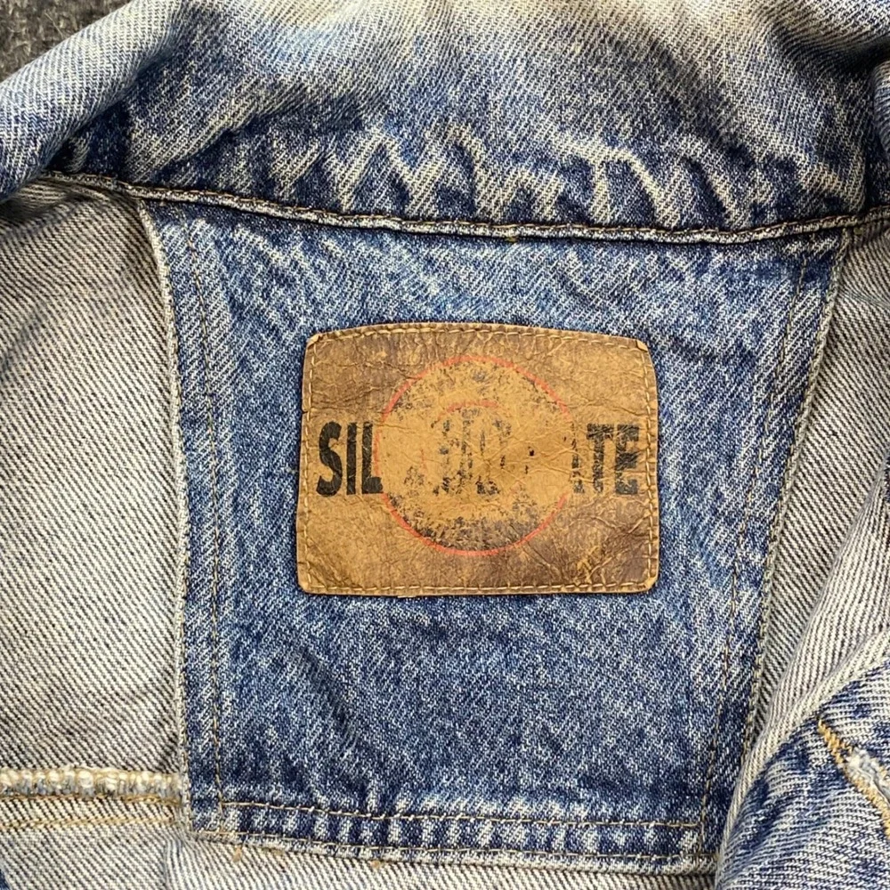 Silver Plate Denim Trucker Jacket Sz L Men Blue Grunge 90s Skater Light Wash Tag